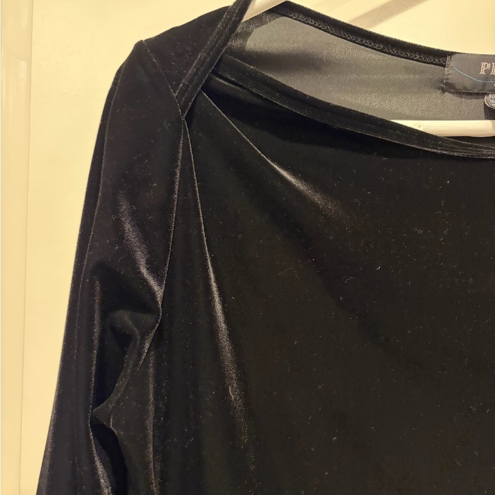 Women's Black Velvet Top, size Medium - Picture 3 of 4